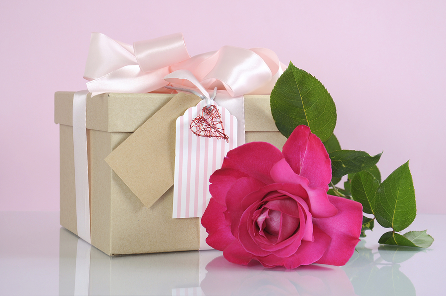 Beautiful Classic Kraft Paper Cardboard Gift Box With Pale Pink